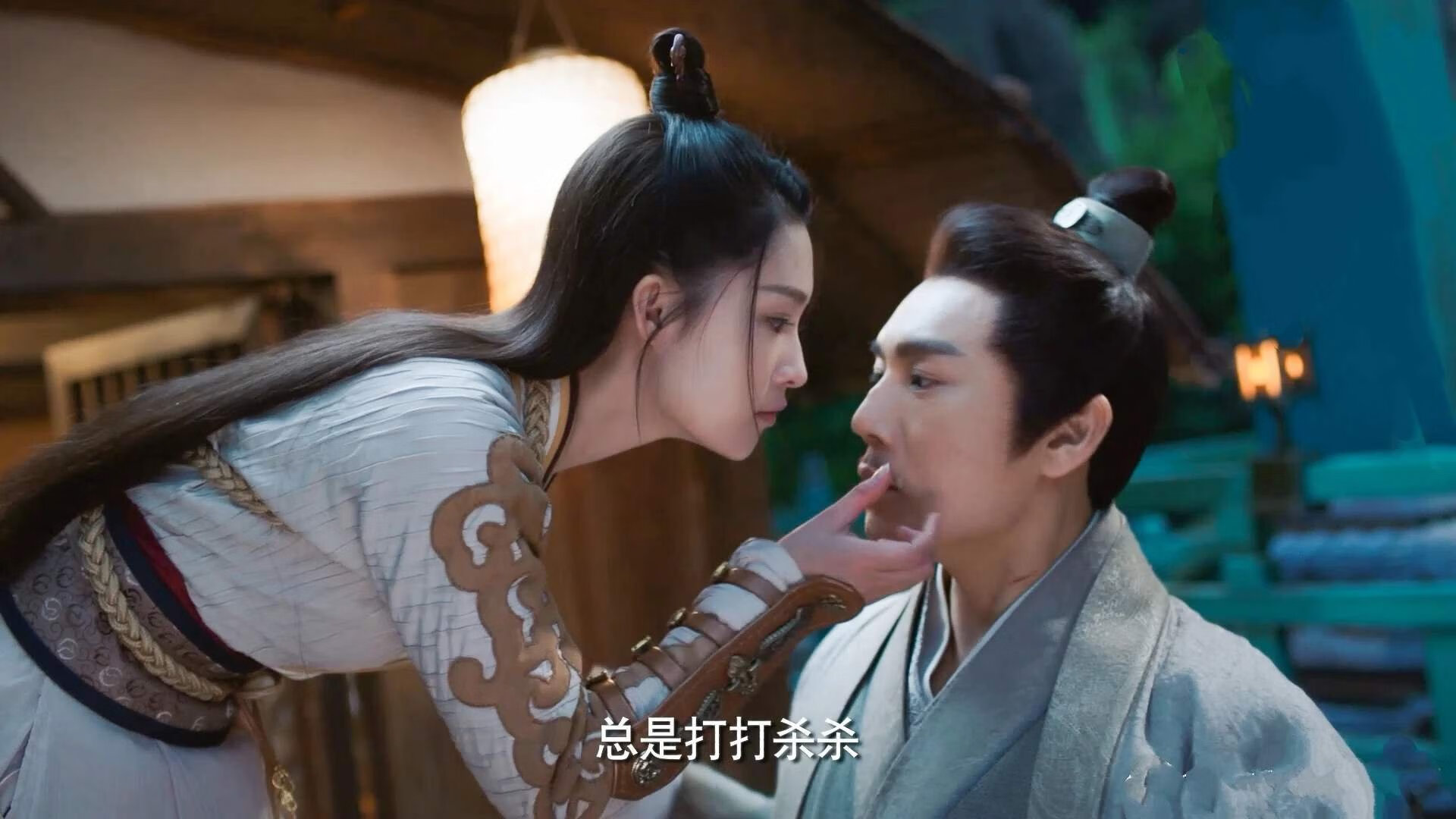 AYX官网-传奇骑手列车表演，骑术展示精彩纷呈，骑士骑车视频